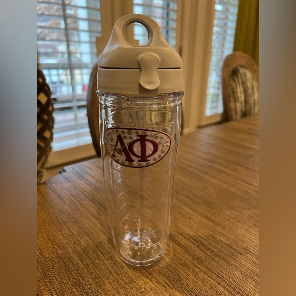 Tervis 24 oz alpha phi tumbler   Brand new
